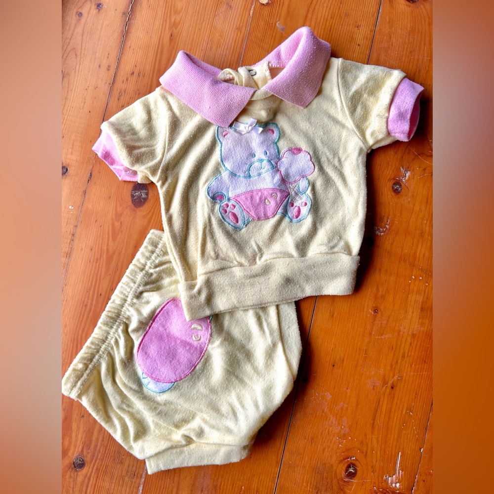 Lovespun Collared Short Sleeve Sweatshirt & Shorts Outfit Ice cream Bear sz 12mo